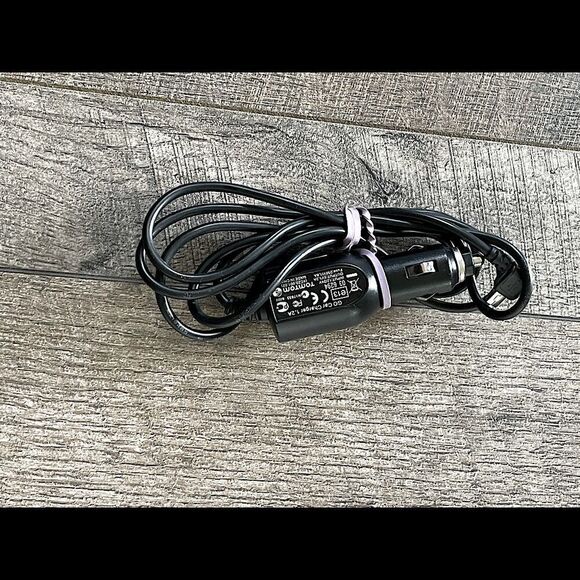 New! TomTom Handsfree GPS Navigation. With Car Adapter/Charger. - Picture 5 of 5